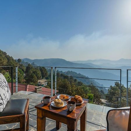 Stayvista At Hillcrest Villa With Valley View, Bonfire And Heater Kasauli Exterior foto