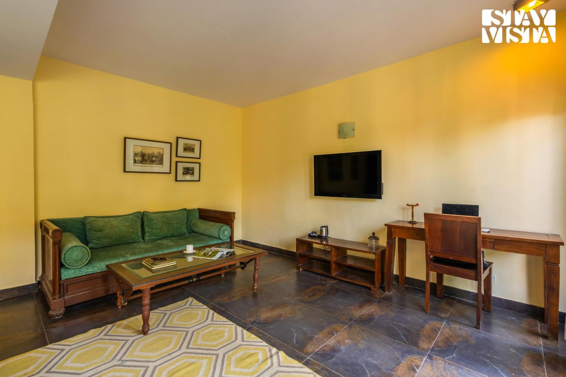 Stayvista At Hillcrest Villa With Valley View, Bonfire And Heater Kasauli Exterior foto